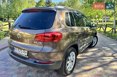 Позашляховик / Кросовер Volkswagen Tiguan 2013 в 