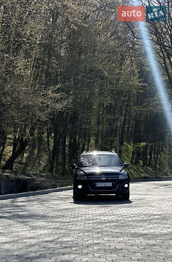 Внедорожник / Кроссовер Volkswagen Tiguan 2012 в 