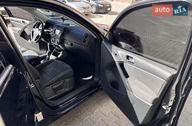 Внедорожник / Кроссовер Volkswagen Tiguan 2012 в 