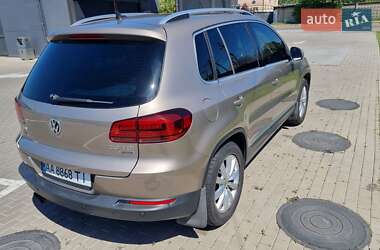 Позашляховик / Кросовер Volkswagen Tiguan 2012 в 