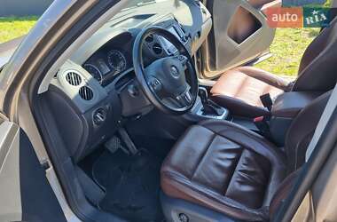 Позашляховик / Кросовер Volkswagen Tiguan 2012 в 