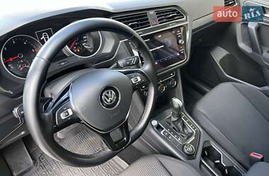 Внедорожник / Кроссовер Volkswagen Tiguan 2019 в 