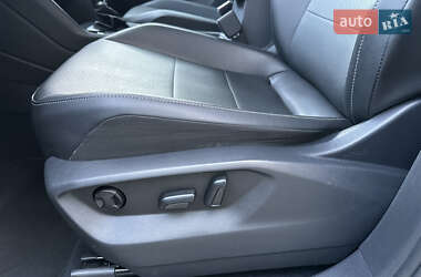 Позашляховик / Кросовер Volkswagen Tiguan 2017 в 