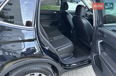 Позашляховик / Кросовер Volkswagen Tiguan 2017 в 