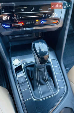 Внедорожник / Кроссовер Volkswagen Tiguan 2021 в 
