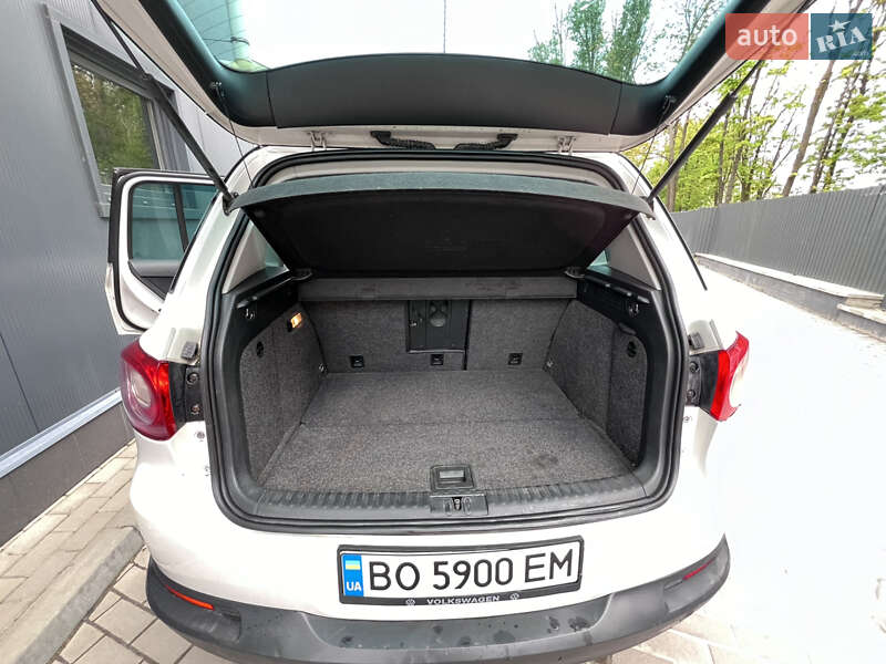 Позашляховик / Кросовер Volkswagen Tiguan 2010 в Тернополі