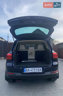 Позашляховик / Кросовер Volkswagen Tiguan 2014 в 