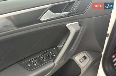 Позашляховик / Кросовер Volkswagen Tiguan 2020 в 