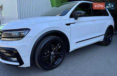 Внедорожник / Кроссовер Volkswagen Tiguan 2020 в 