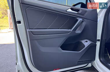 Внедорожник / Кроссовер Volkswagen Tiguan 2020 в 
