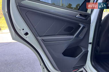 Внедорожник / Кроссовер Volkswagen Tiguan 2020 в 