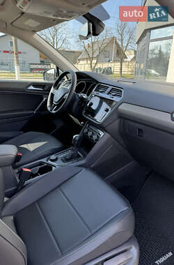 Внедорожник / Кроссовер Volkswagen Tiguan 2019 в 