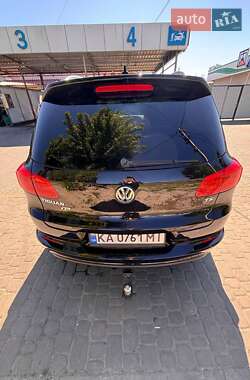 Внедорожник / Кроссовер Volkswagen Tiguan 2015 в 