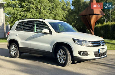 Позашляховик / Кросовер Volkswagen Tiguan 2016 в 