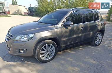 Позашляховик / Кросовер Volkswagen Tiguan 2010 в 