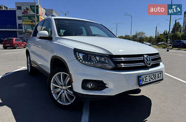Внедорожник / Кроссовер Volkswagen Tiguan 2015 в Днепре
