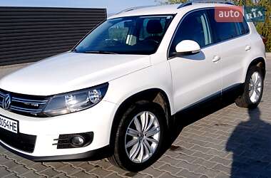 Внедорожник / Кроссовер Volkswagen Tiguan 2011 в 