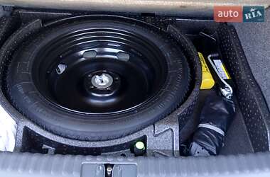 Внедорожник / Кроссовер Volkswagen Tiguan 2011 в 