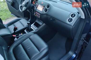 Позашляховик / Кросовер Volkswagen Tiguan 2010 в 