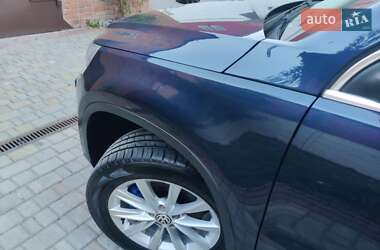 Позашляховик / Кросовер Volkswagen Tiguan 2010 в 