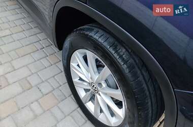 Позашляховик / Кросовер Volkswagen Tiguan 2010 в 