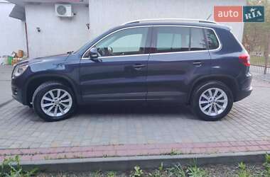 Позашляховик / Кросовер Volkswagen Tiguan 2010 в 