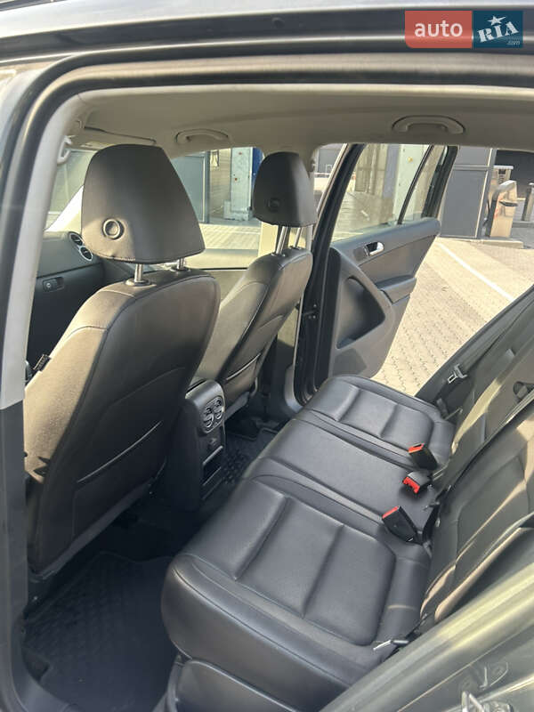 Позашляховик / Кросовер Volkswagen Tiguan 2016 в Ужгороді