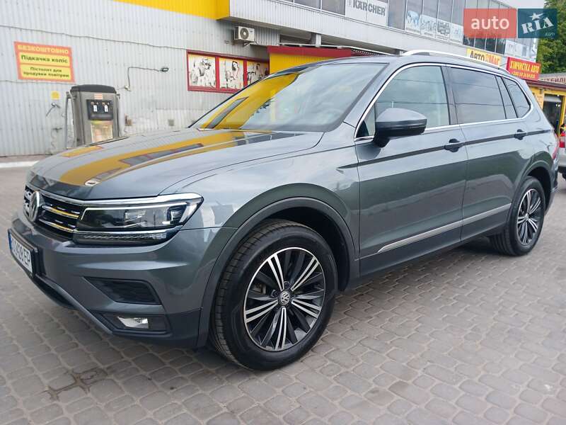 Внедорожник / Кроссовер Volkswagen Tiguan 2018 в Тернополе