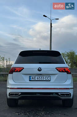 Внедорожник / Кроссовер Volkswagen Tiguan 2021 в 