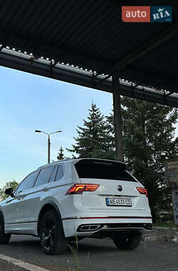 Внедорожник / Кроссовер Volkswagen Tiguan 2021 в 