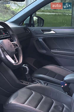 Внедорожник / Кроссовер Volkswagen Tiguan 2021 в 