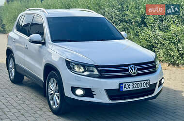 Внедорожник / Кроссовер Volkswagen Tiguan 2011 в 