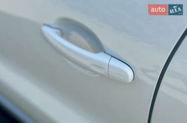 Внедорожник / Кроссовер Volkswagen Tiguan 2011 в 