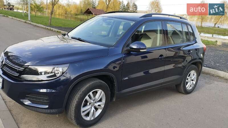 Внедорожник / Кроссовер Volkswagen Tiguan 2015 в Бурштыне