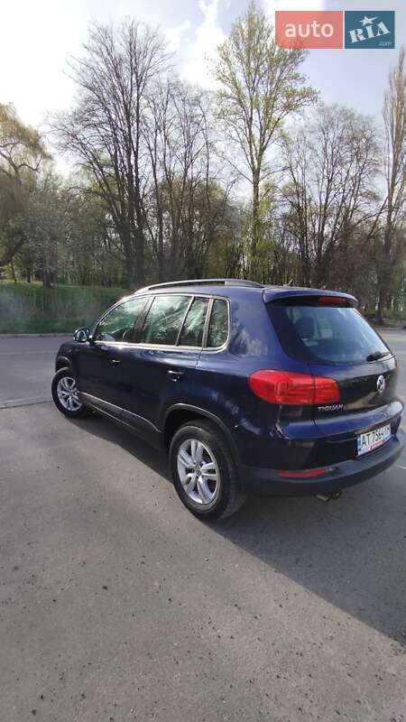 Внедорожник / Кроссовер Volkswagen Tiguan 2015 в Бурштыне