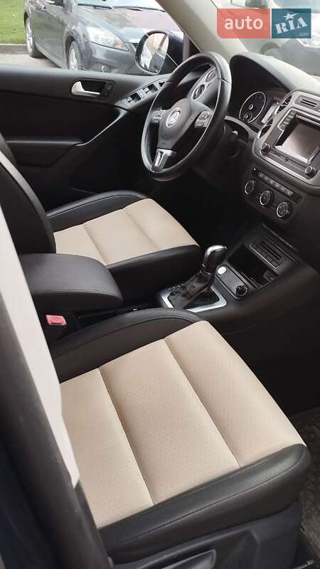 Внедорожник / Кроссовер Volkswagen Tiguan 2015 в Бурштыне
