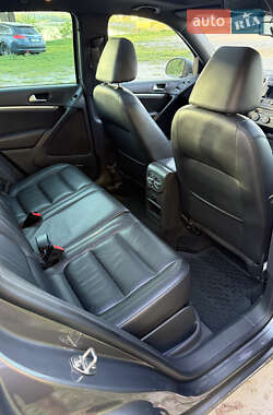Внедорожник / Кроссовер Volkswagen Tiguan 2015 в 
