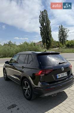 Внедорожник / Кроссовер Volkswagen Tiguan 2019 в 
