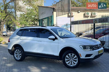 Позашляховик / Кросовер Volkswagen Tiguan 2018 в 