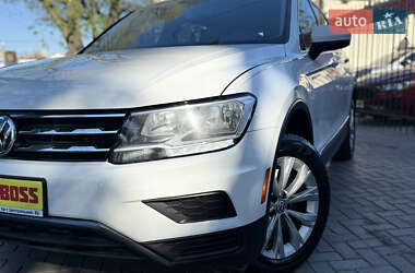 Позашляховик / Кросовер Volkswagen Tiguan 2018 в 