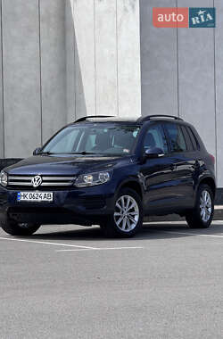 Внедорожник / Кроссовер Volkswagen Tiguan 2015 в Киеве