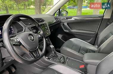 Позашляховик / Кросовер Volkswagen Tiguan 2017 в 