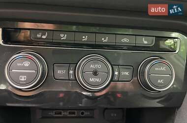 Позашляховик / Кросовер Volkswagen Tiguan 2017 в 