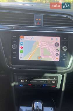 Внедорожник / Кроссовер Volkswagen Tiguan 2021 в 