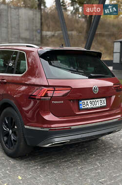 Внедорожник / Кроссовер Volkswagen Tiguan 2019 в 