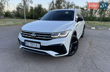 Позашляховик / Кросовер Volkswagen Tiguan 2023 в 