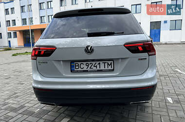 Позашляховик / Кросовер Volkswagen Tiguan 2018 в 
