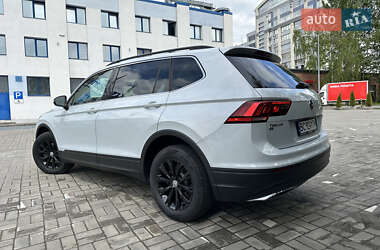 Позашляховик / Кросовер Volkswagen Tiguan 2018 в 