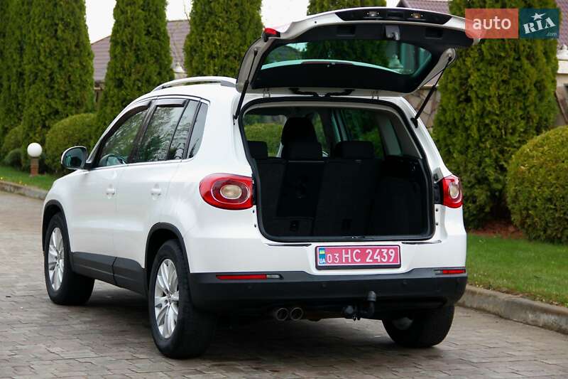 Позашляховик / Кросовер Volkswagen Tiguan 2010 в Сарнах