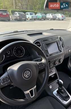 Внедорожник / Кроссовер Volkswagen Tiguan 2017 в 